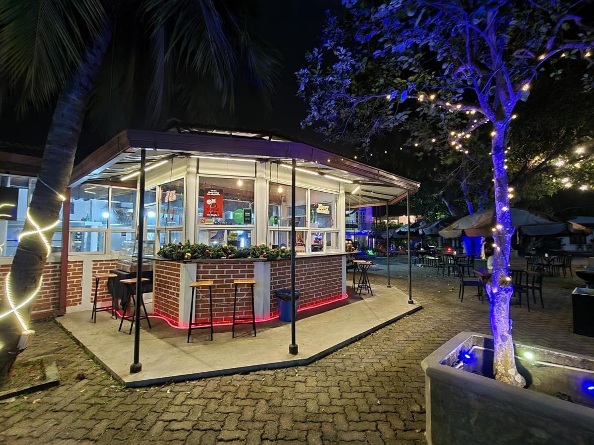 The Empyrean Airport Transit Hotel Katunayaka Exterior foto