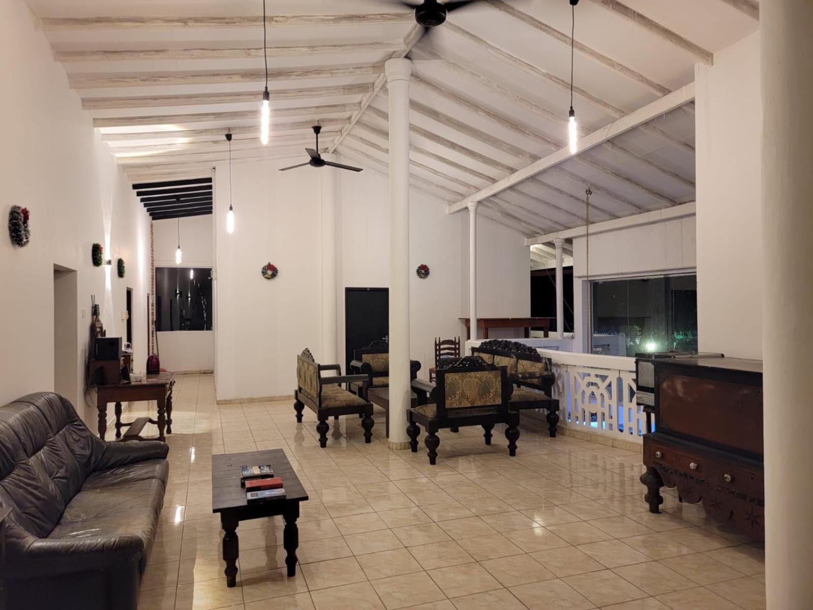 The Empyrean Airport Transit Hotel Katunayaka Exterior foto